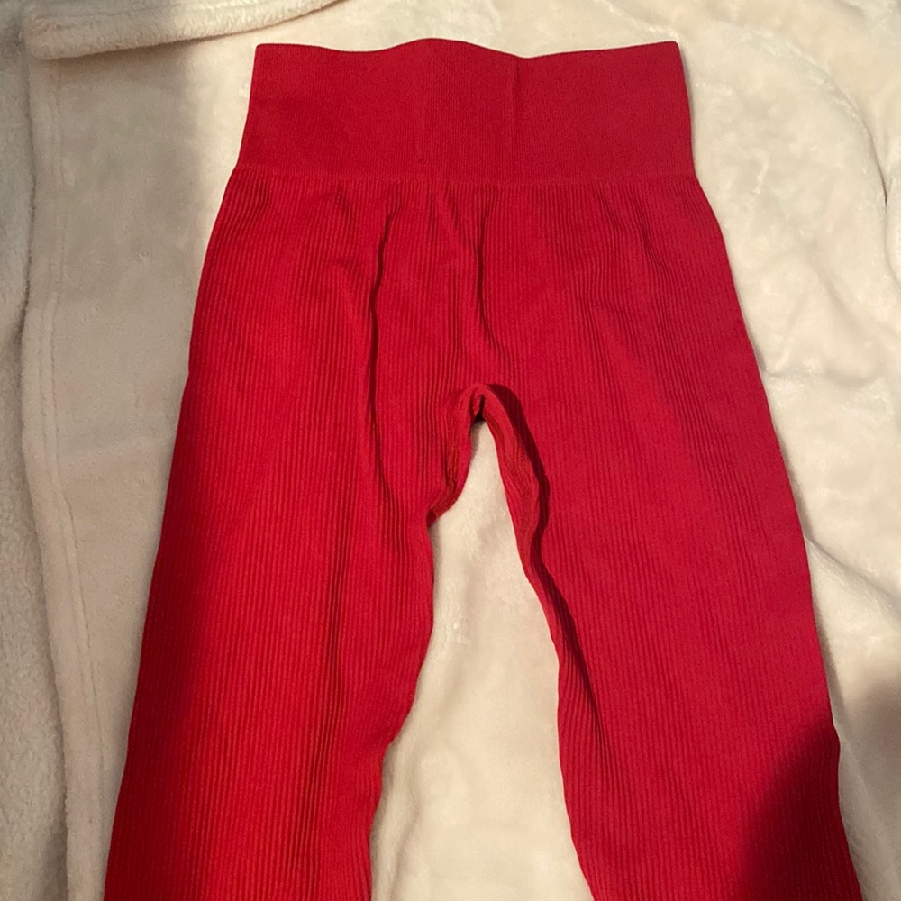 red ribbed leggings, stretchy, never worn